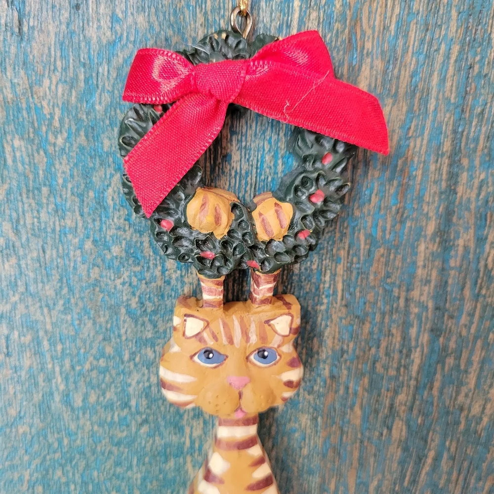Kurt Adler Cat Hanging on Wreath Wooden Christmas Ornament ~ Cute! ~ FINAL PRICE